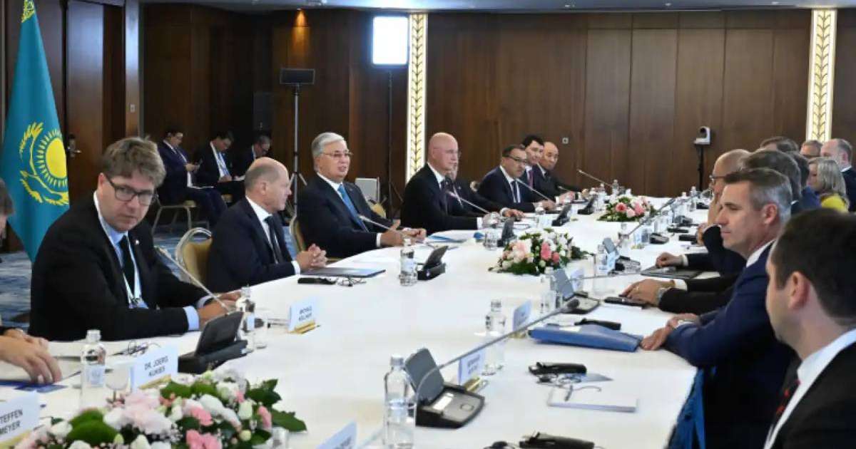 Colman Domingo and Jude Law at amfAR’s Venice Gala