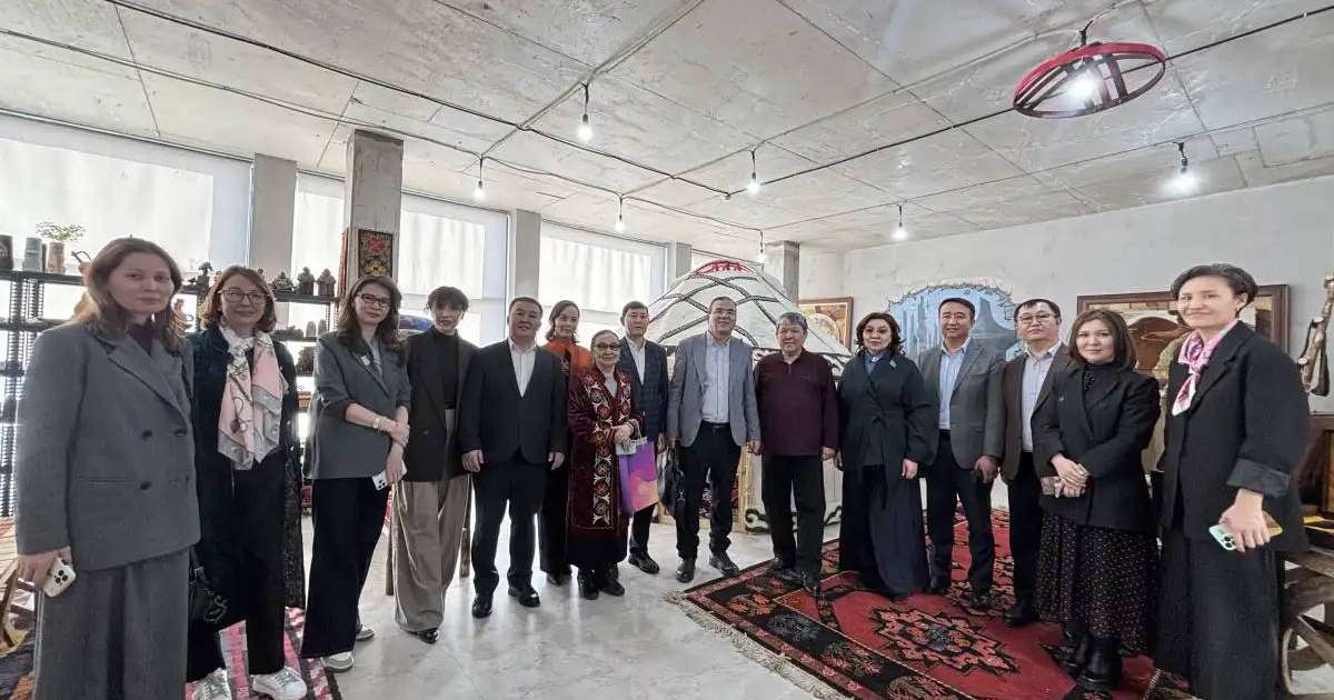 «Бас редакторлар клубы» мүшелері ÓzgeEpic креатив хабы жұмысымен танысты