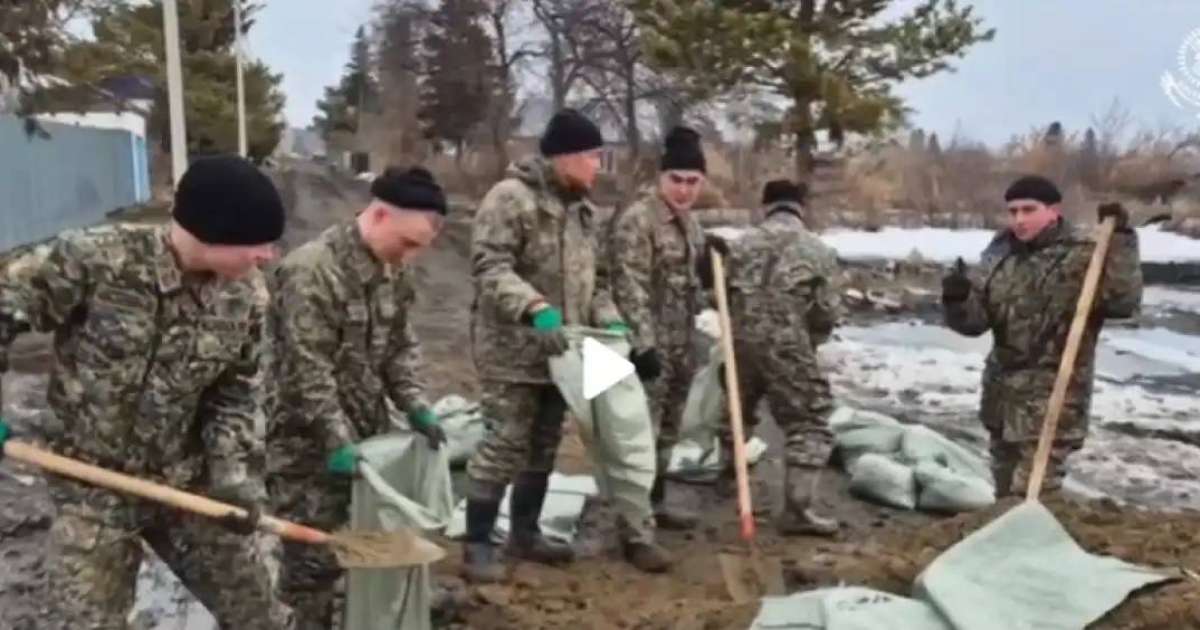 Ұландықтар су тасқынына қарсы іс-шараларға белсенді қатысып жатыр