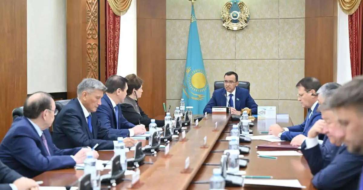 Депутаттар Сенат отырысының күн тәртібін бекітті