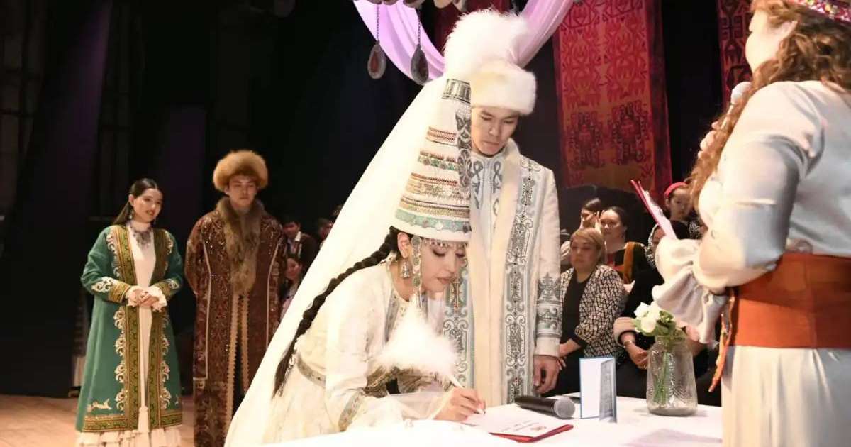 Астанада музыкалық жас көрермен театрында табысқан он алтыншы жұп шаңырақ көтерді