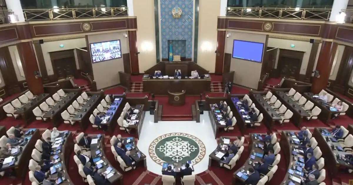 ҚҚС 16 пайыз болып белгіленді: мәжілісте жаңа Салық кодексі қабылданды