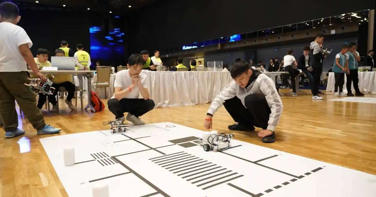 Colman Domingo and Jude Law at amfAR’s Venice Gala