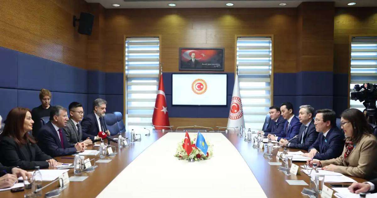 Мәжіліс депутаттары Түркияда Ұлы Ұлттық Жиналыс мүшелерімен кездесті