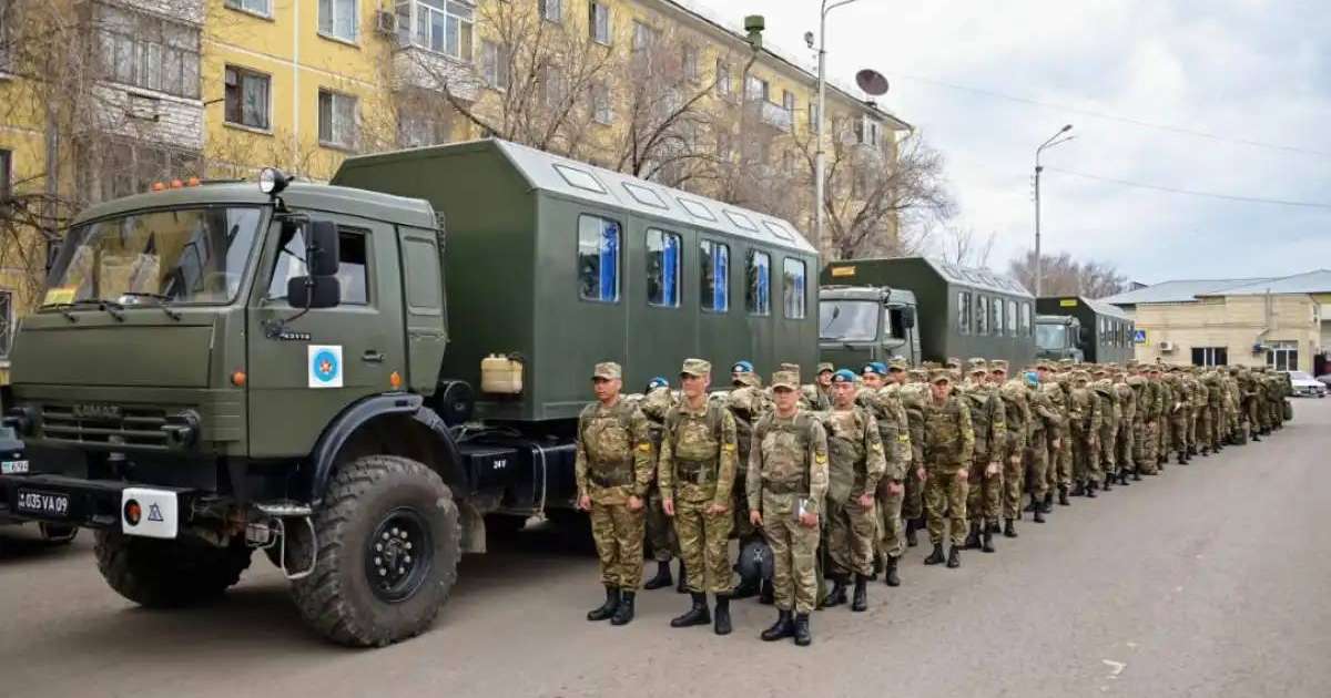 Құрлық әскерлері әскери институтының курсанттары Жеңіс парадына қатысады