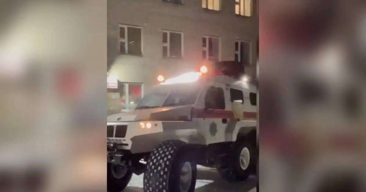 ТЖМ қызметкерлері 77 жастағы ақсақалды құтқарды