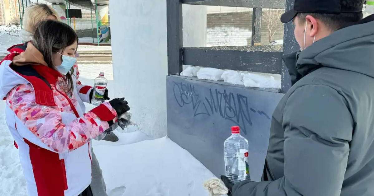 Елордада тыйым салынған граффити мен жарнамалар өшірілді