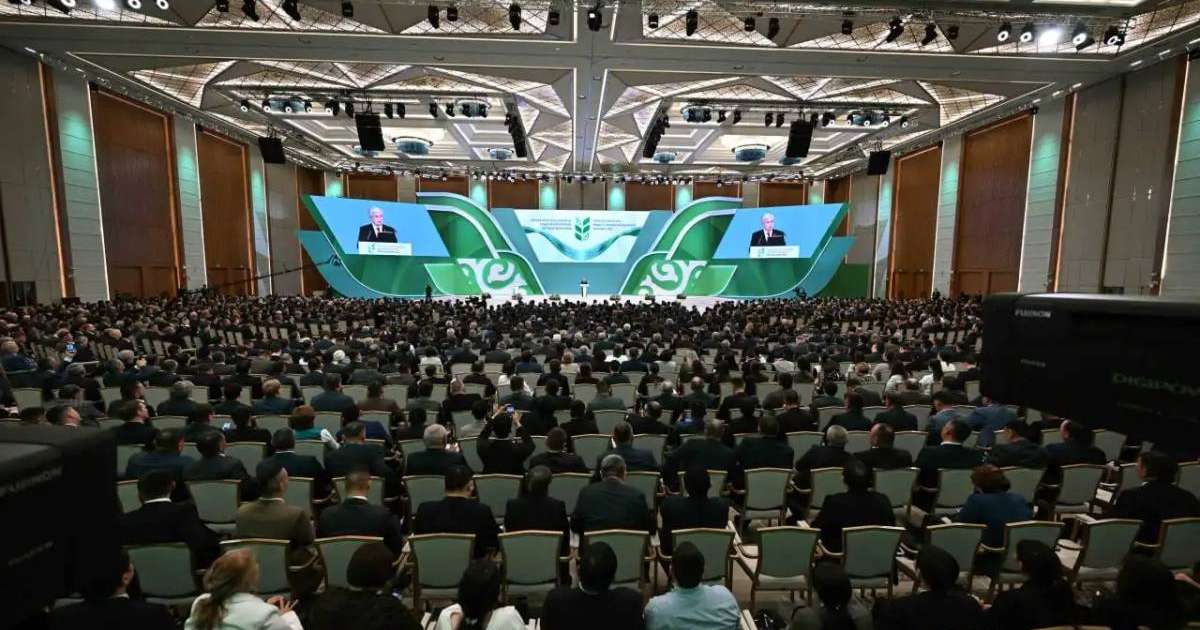 Colman Domingo and Jude Law at amfAR’s Venice Gala