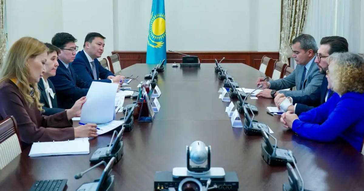 Colman Domingo and Jude Law at amfAR’s Venice Gala