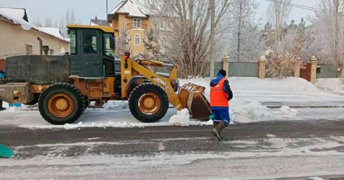 Елордадан бір түнде 26 мың текше метр қар шығарылды