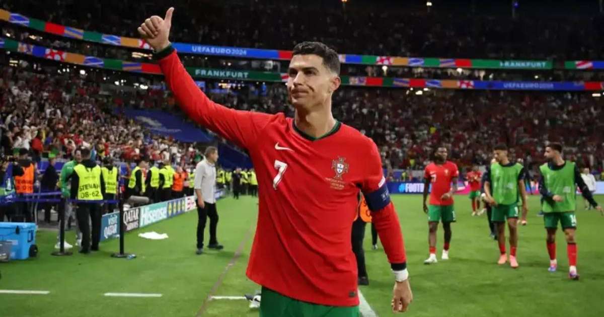 Криштиану Роналду 1 млрд жазылушы жинаған әлемдегі алғашқы адам атанды