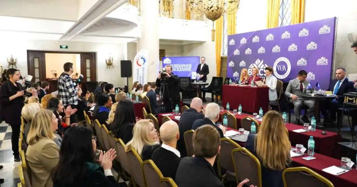 Қазақстан делегациясы Мәскеуде өткен креативті индустриялар саммитіне қатысты