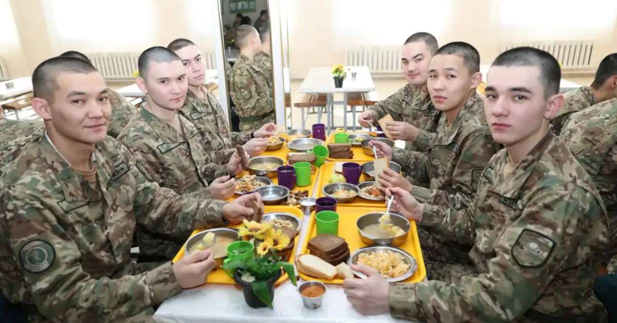 Елімізде әскерилердің ас мәзіріне ет пен бауырсақ қосылмақ