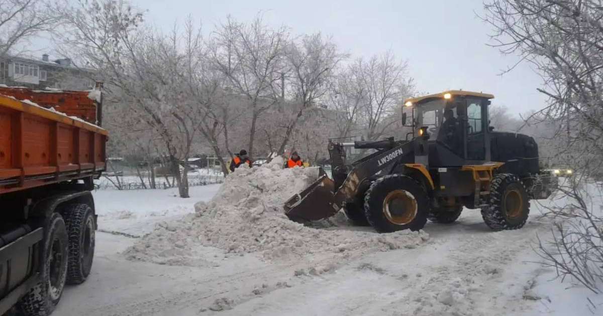 Астанада қар тазалауға 2,6 мыңнан астам жол жұмысшысы шықты