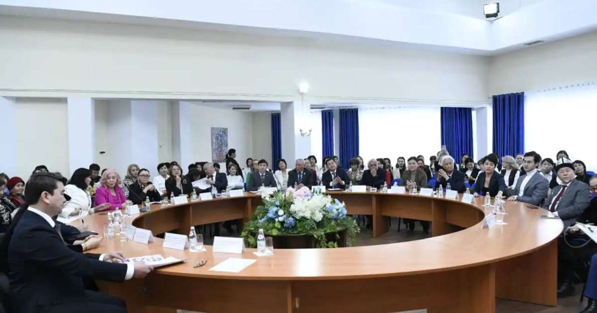 Астанада Фариза Оңғарсынованың 85 жылдық мерейтойына арналған республикалық конференция өтті