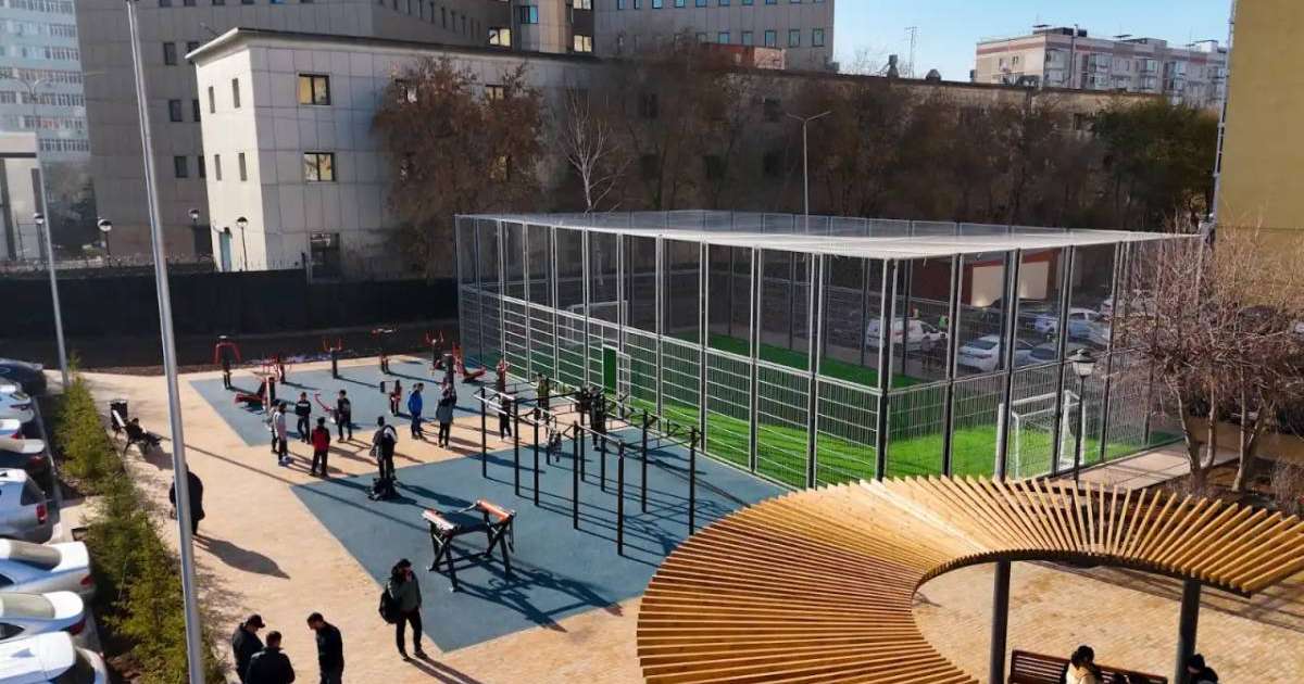 Colman Domingo and Jude Law at amfAR’s Venice Gala