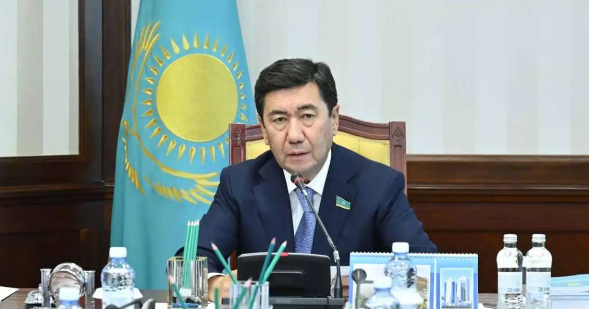 Мәжіліс төрағасы қазақстандықтарды Жаңа жыл мерекесімен құттықтады