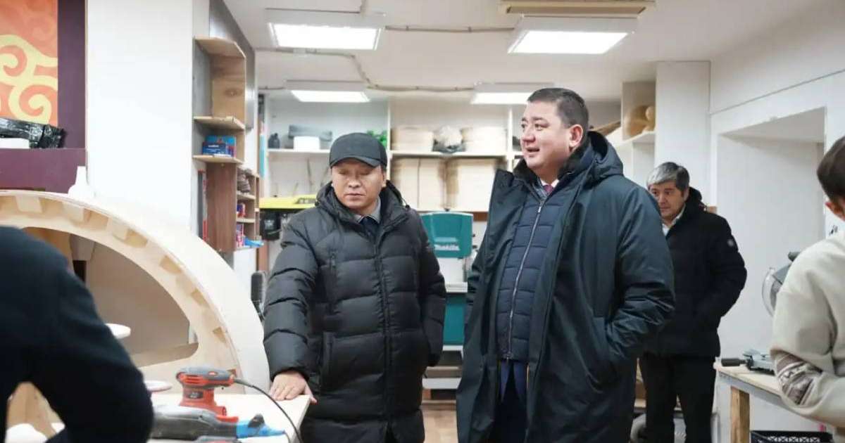 Елордада ұлттық музыкалық аспаптар жасайтын шеберхана жұмыс істейді
