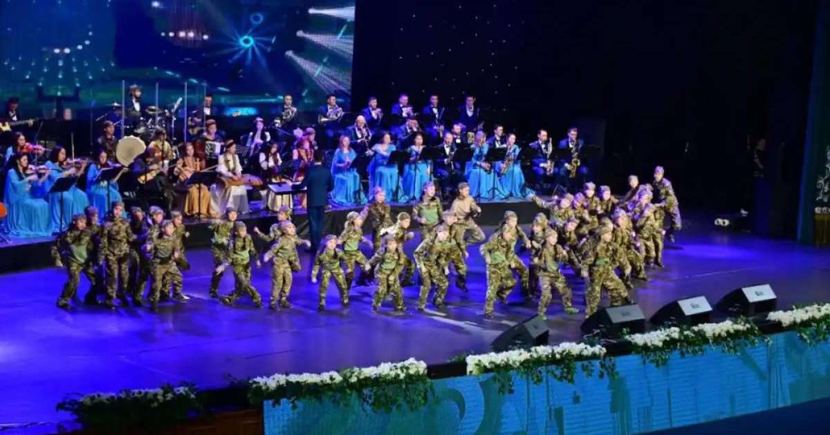 Colman Domingo and Jude Law at amfAR’s Venice Gala