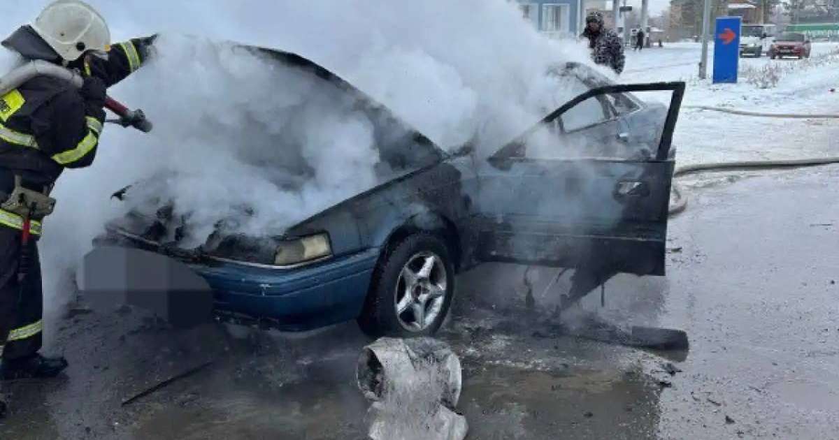 ТЖМ  құтқарушылары жанып жатқан көлікті сөндірді