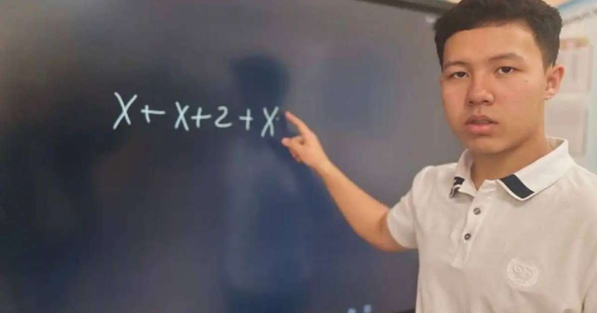 Елордалық вундеркинд оқушыға Асқар Жұмаділдаев 100$ сыйға тартты