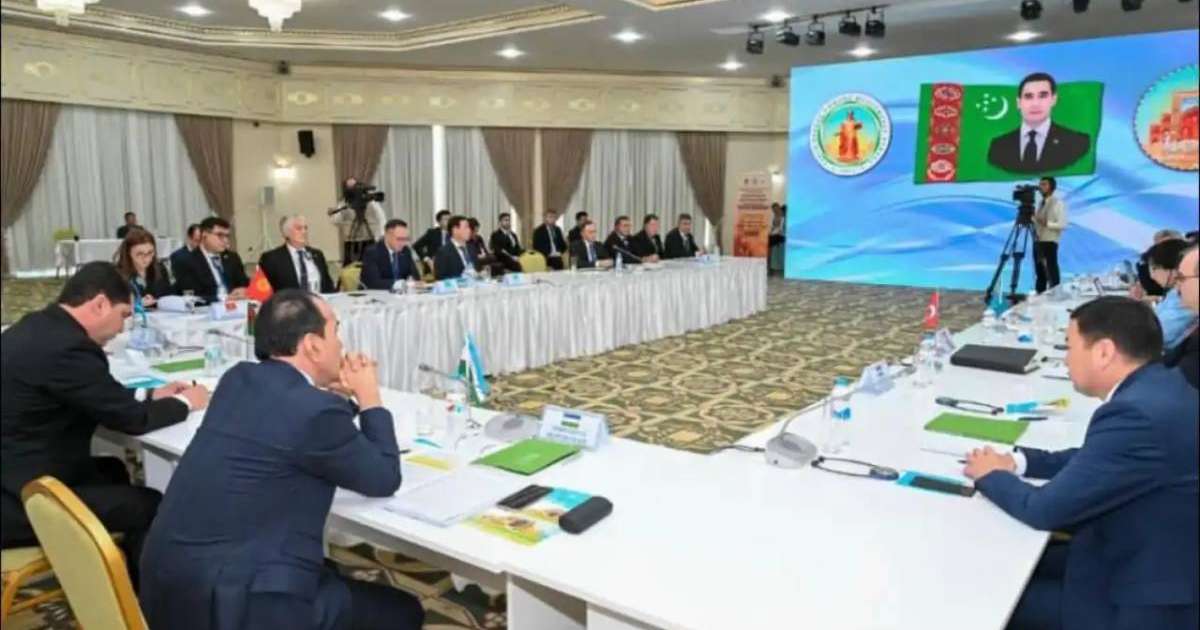 Colman Domingo and Jude Law at amfAR’s Venice Gala