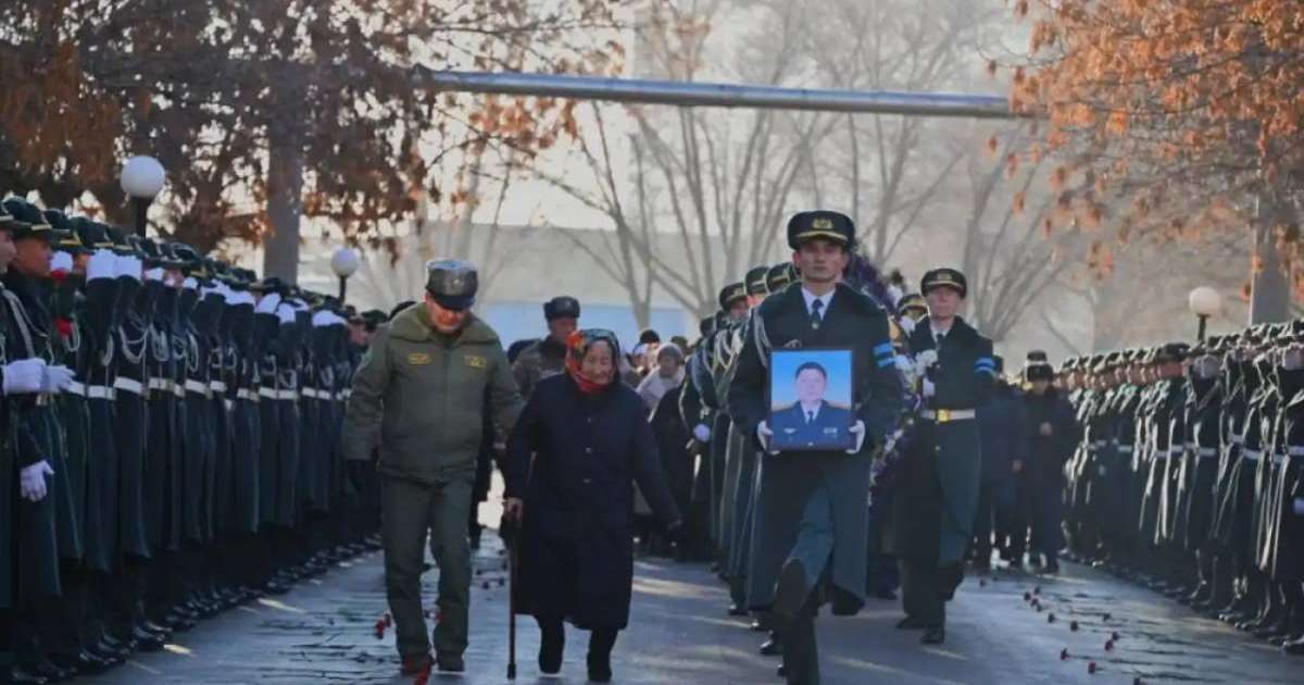 Ақтөбеде майор Батыр Оразымбетовті соңғы сапарға шығарып салды