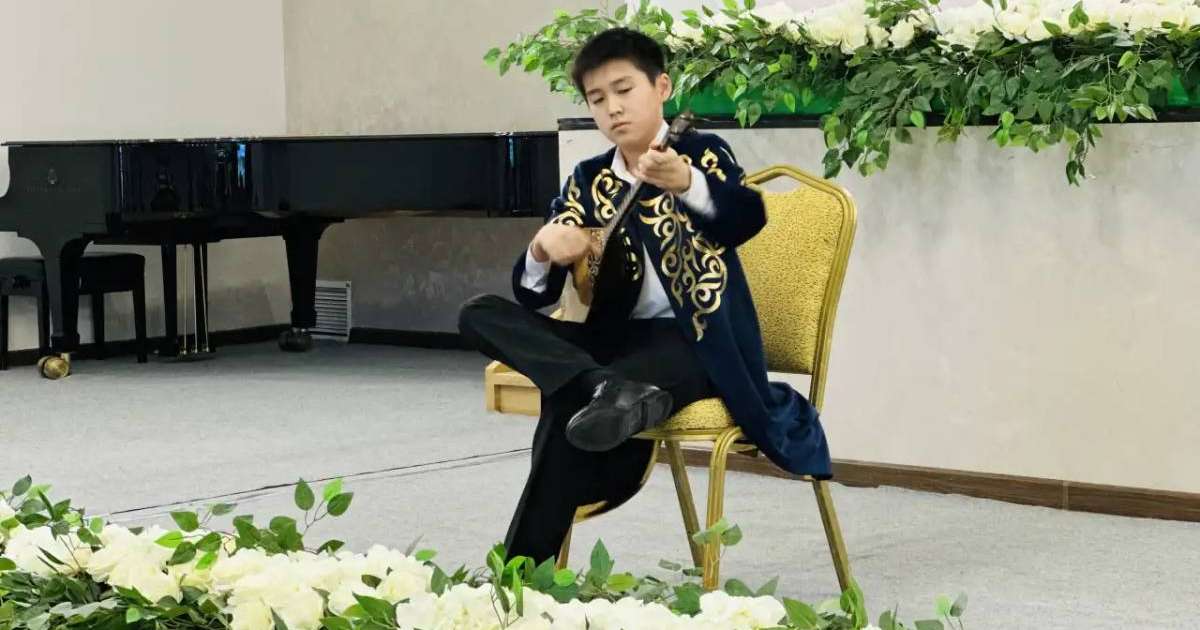 «Астана-күй қанатында»: Елордада домбырашы-күйшілердің ІІ қалалық байқауы өтіп жатыр