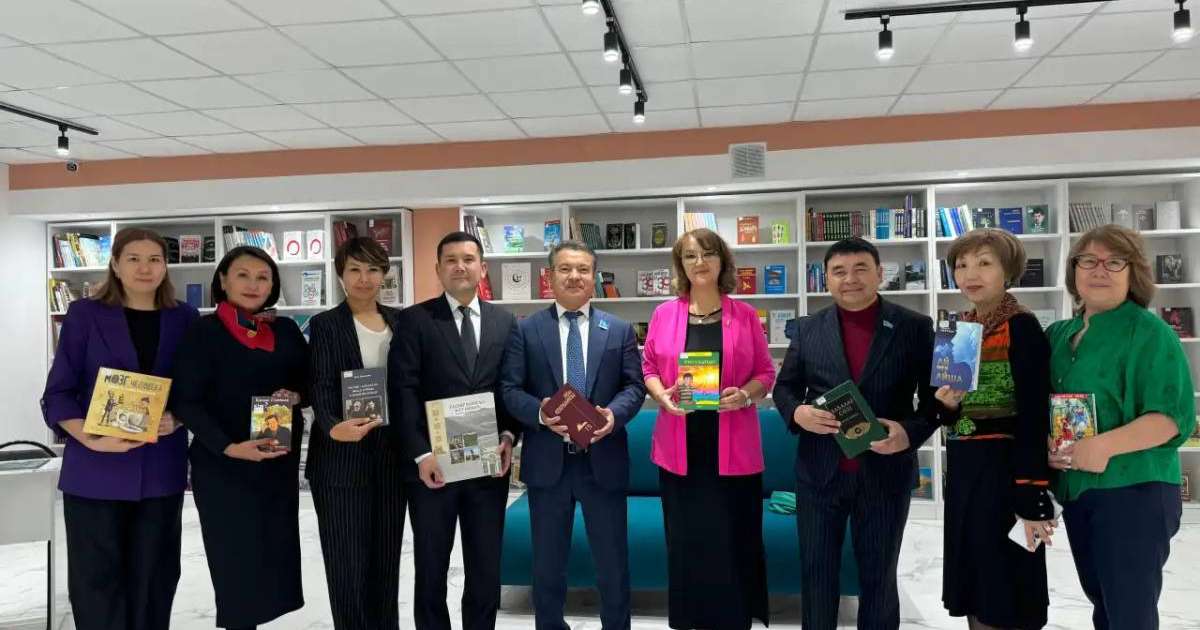 Colman Domingo and Jude Law at amfAR’s Venice Gala