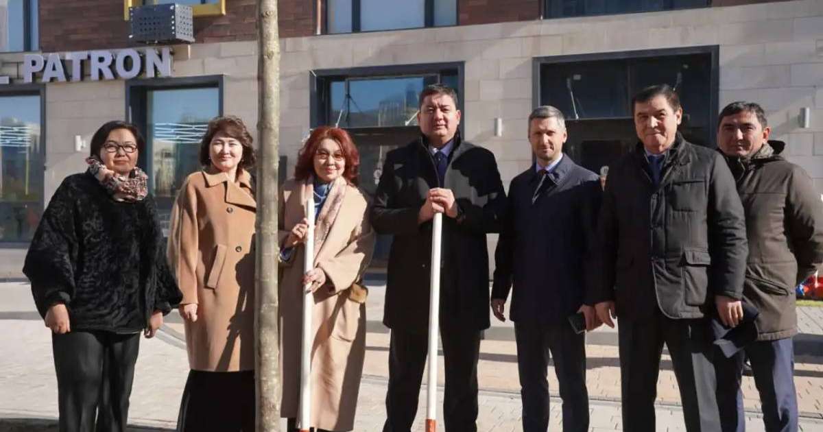 Colman Domingo and Jude Law at amfAR’s Venice Gala