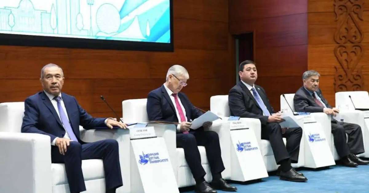 Colman Domingo and Jude Law at amfAR’s Venice Gala