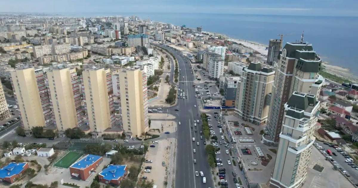 Colman Domingo and Jude Law at amfAR’s Venice Gala