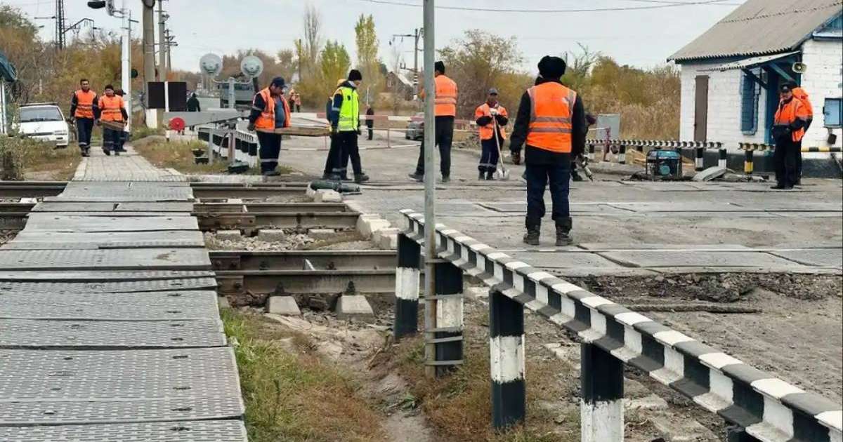 Елордада тағы бір көшеде жөндеу жұмыстары жүргізіліп жатыр