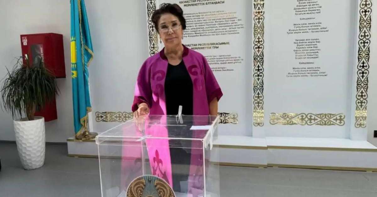 Астанада мәдениет қайраткерлері дауыс берді