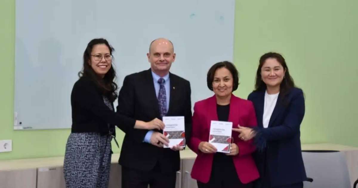 Colman Domingo and Jude Law at amfAR’s Venice Gala