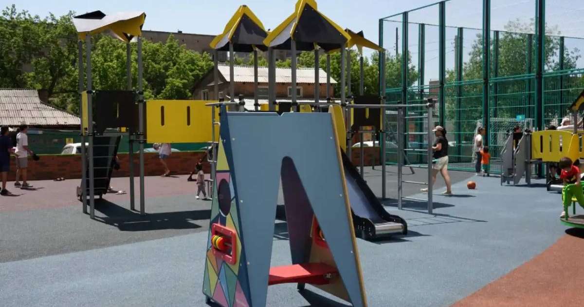 Елордада жаңа аулалар абаттандырылды