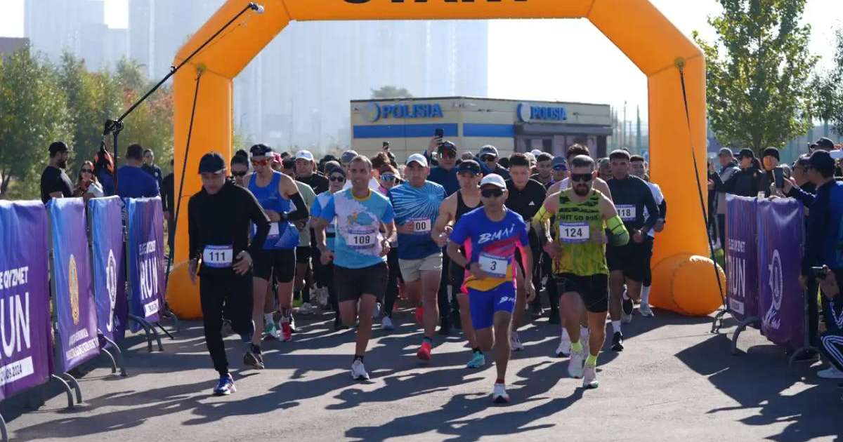Elge Qyzmet Run: Елордада мемлекеттік қызметшілер арасында жүгіруден жарыс өтті