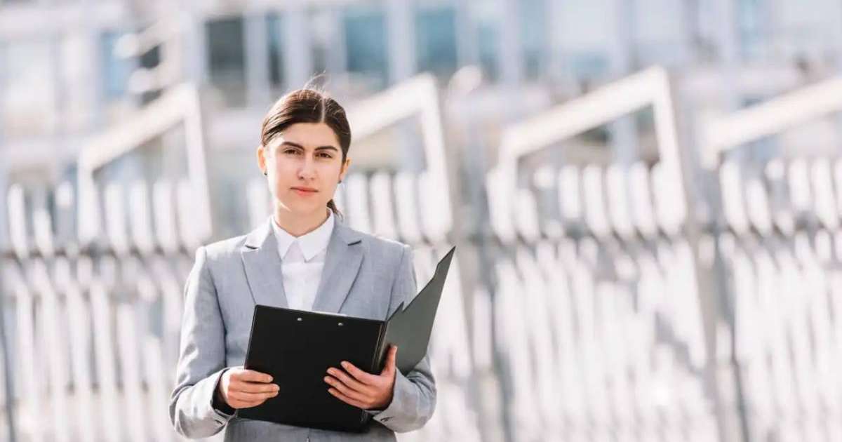 Мемлекеттік қызметшілерге теңестірілген тұлғалар кәсіпкерлікпен айналыса алады