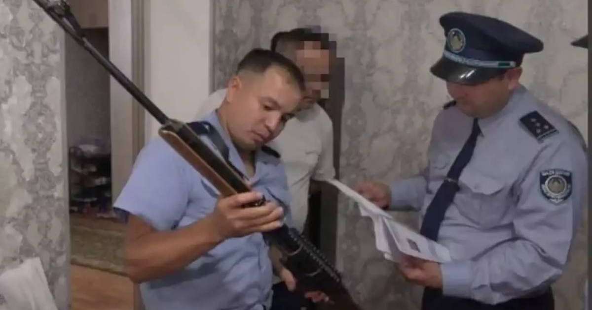 Түркістан облысында қаруды өз еркімен тапсырған азаматтарға сыйақы төленді