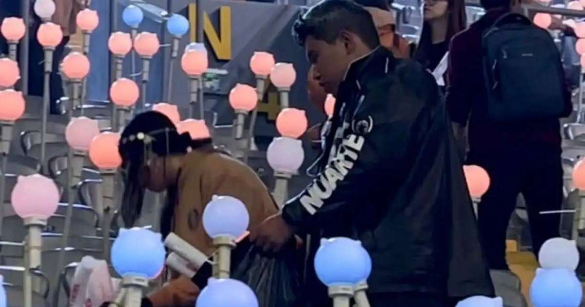 Димаштың елордалық жанкүйерлері концерттен кейін стадионды қоқыстан тазартты