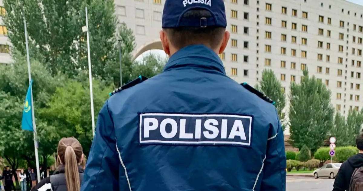 Елордалық полицейлер ұрланған телефонды иесіне қайтарды