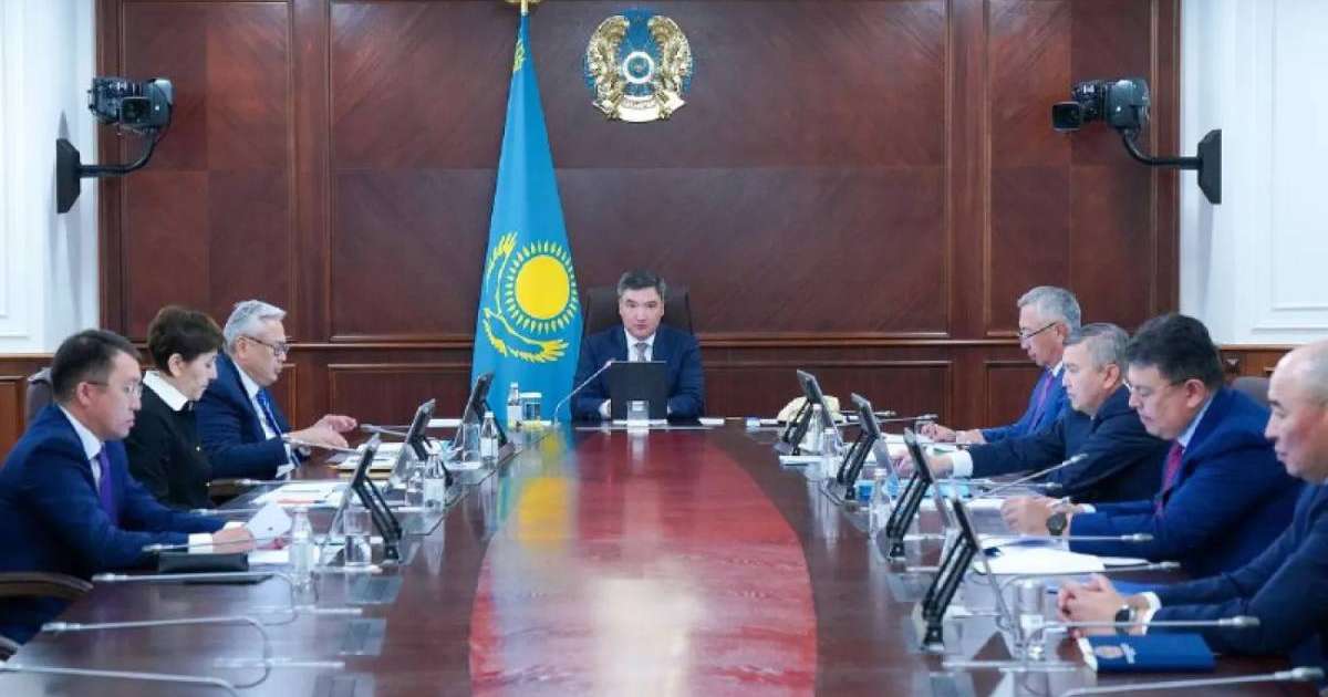 Бектенов көмір мен мазут жеткізу мәселелерін қатаң бақылауда ұстауды тапсырды