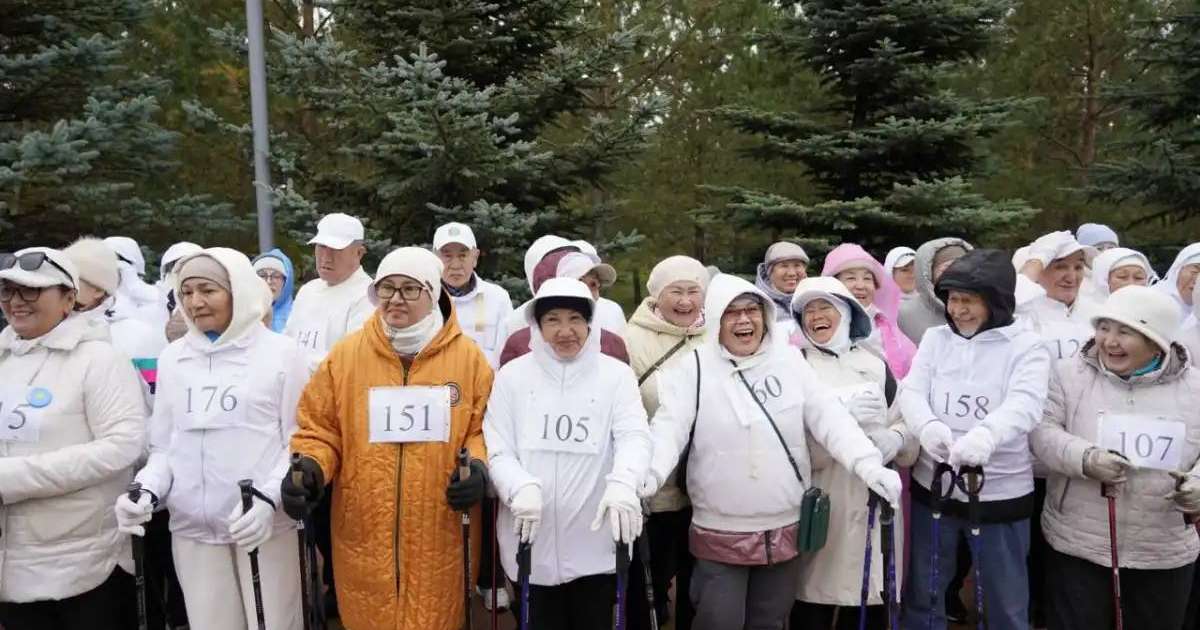 Астанада 200-ге жуық зейнеткер ерекше марафонға қатысты