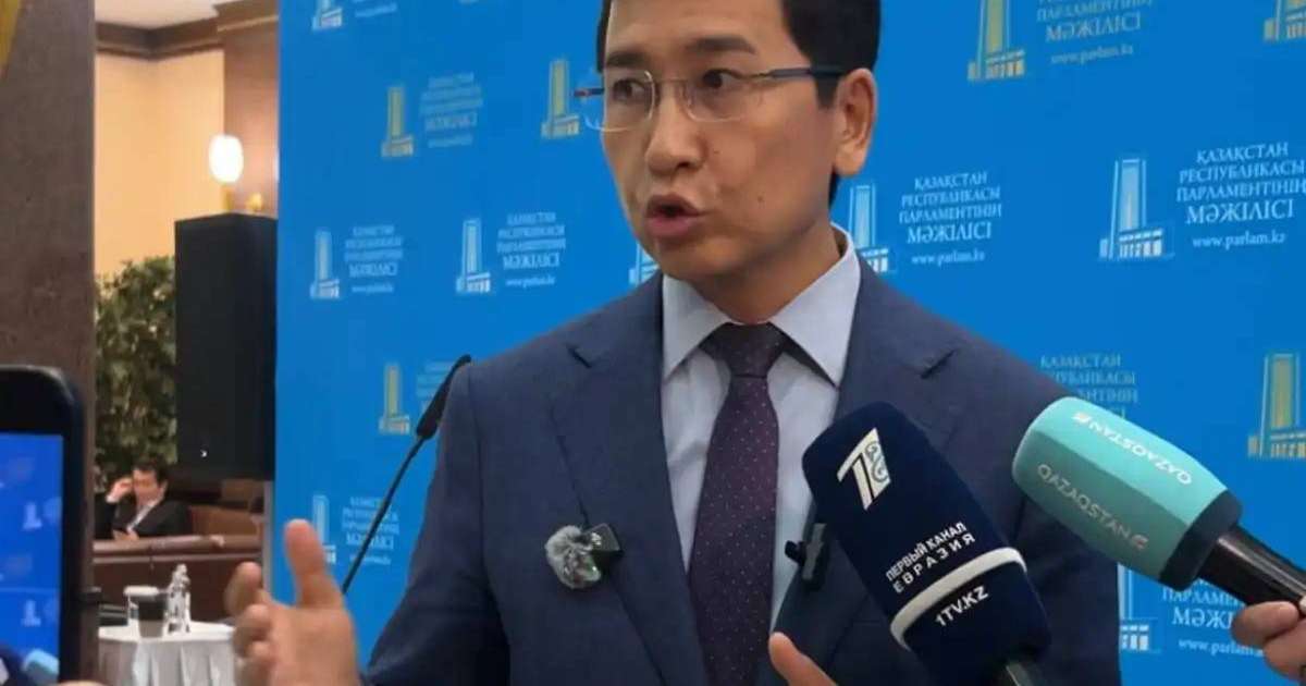 «Сүйінші!»: Аймағамбетов ұстаздарға қуанышты жаңалық айтты