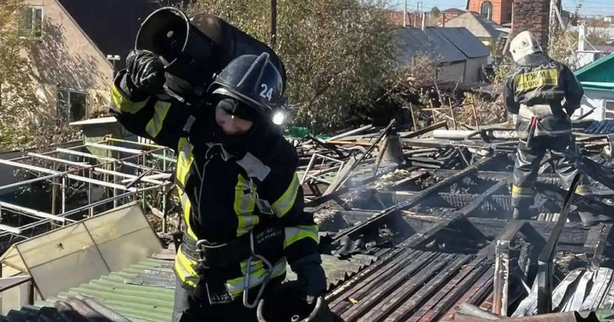 Елордалық құтқарушылар жанып жатқан гараждан 7 газ баллонын шығарды