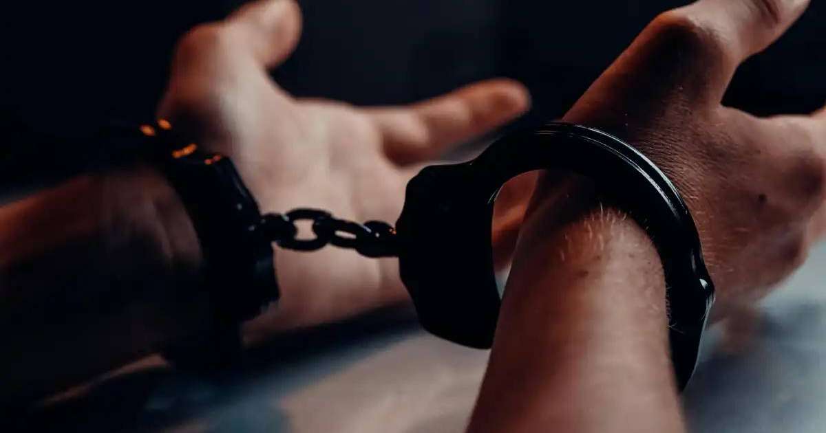 Атырауда 10 миллион теңге бопсалаған журналист ұсталды