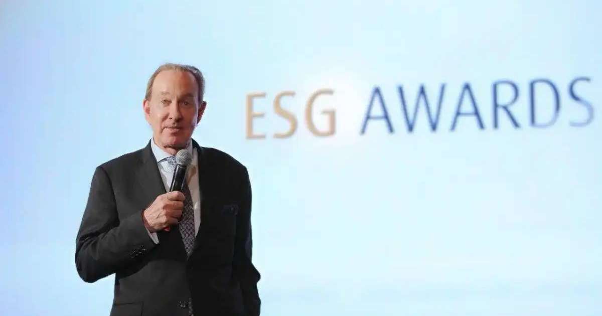 Air Astana әуе компаниясын 20 жыл басқарған Питер Фостер қызметінен кетеді