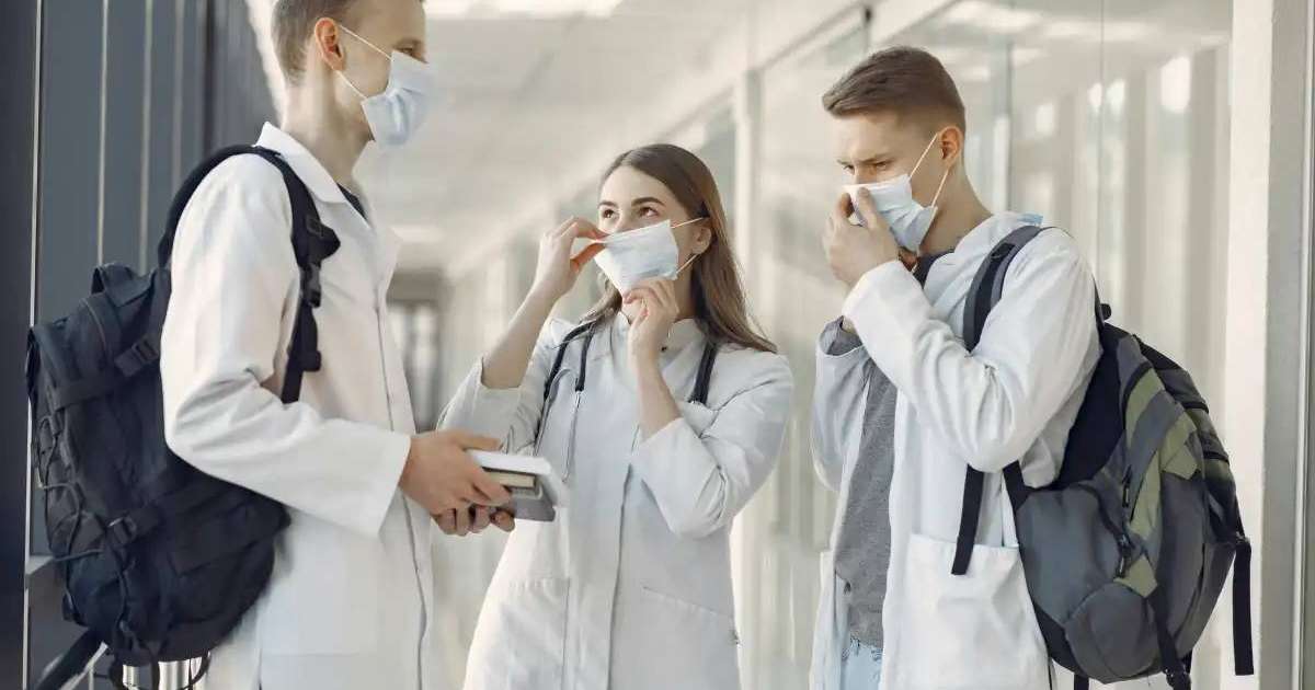 ДСМ медициналық ЖОО-ларға түсушілерге талапты күшейтті