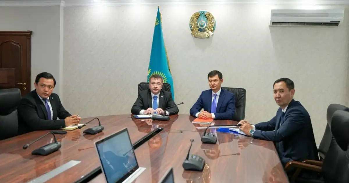 Заңнаманы талдауды жеделдетеді: Әділет министрлігі ЖИ-агентін таныстырды