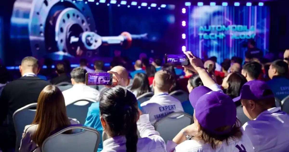 Colman Domingo and Jude Law at amfAR’s Venice Gala